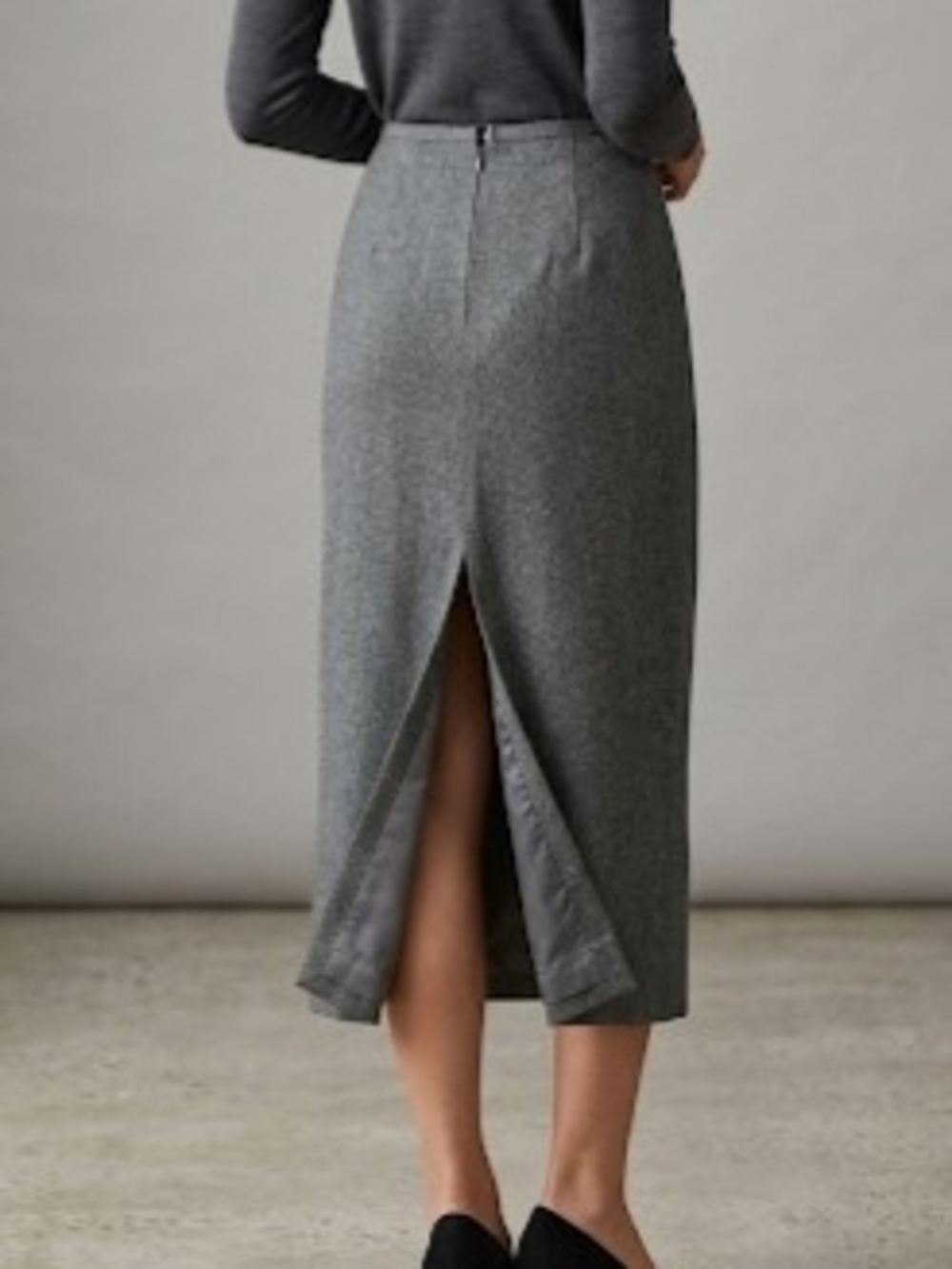 Josephine Chaus Gray Midi Pencil Skirt with Back Vent